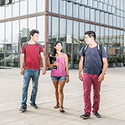 Pontificia Universidad Católica del Perú logo